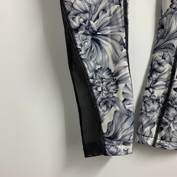 Lululemon Womens Train Times 19" Light Garden White Blk/Blk Yoga Leggings SZ 4 - Picture 3 of 12